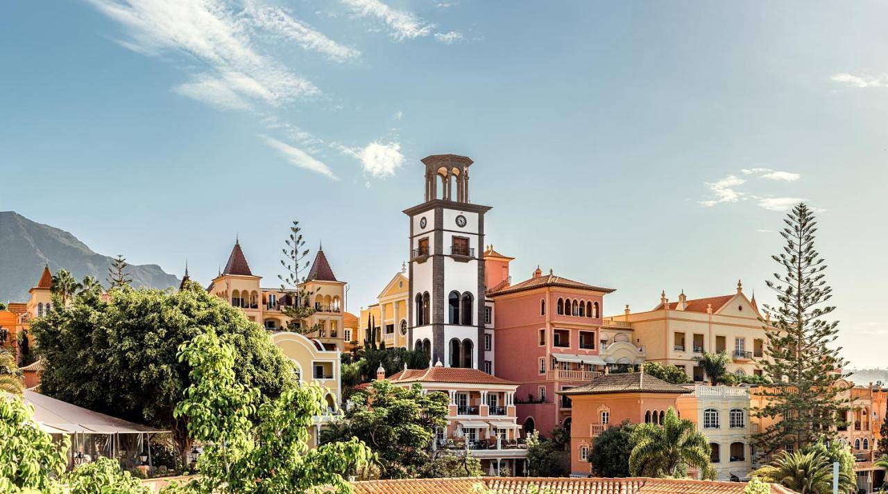 Bahia del Duque in Playa del Duque, Adeje