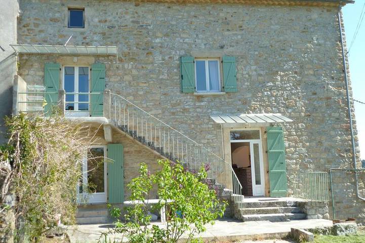 Gîte pour 6 personnes, avec piscine et jardin à Saint-Paul-le-Jeune