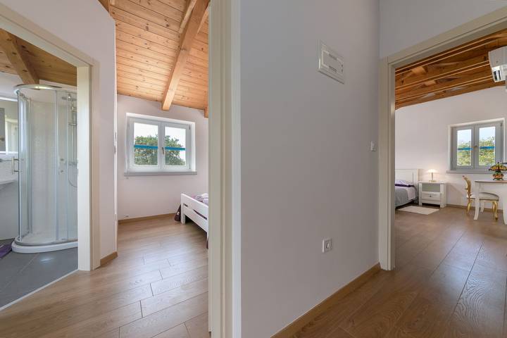 Villa pour 4 personnes, avec Terrasse et Jardin ainsi que Piscine et Vue à Funtana - 3