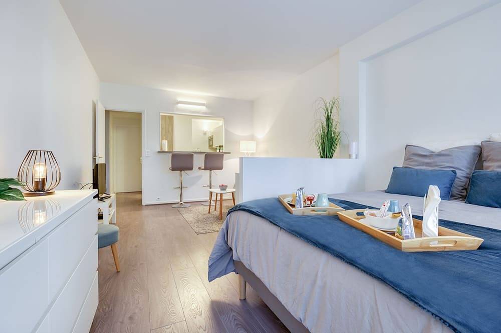Entire apartment, Le Cocon Des Couples★Coeur De Ville★Tout Proche Versailles in Le Chesnay, Yvelines