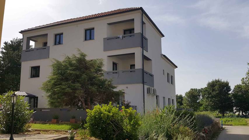 Studio für 2 Personen, mit Balkon in Baska