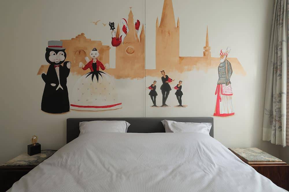 In hartje Ieper een karaktervol herenhuis.\neen vakantiewoning met een verhaal ! in Ieper, West-Vlaanderen