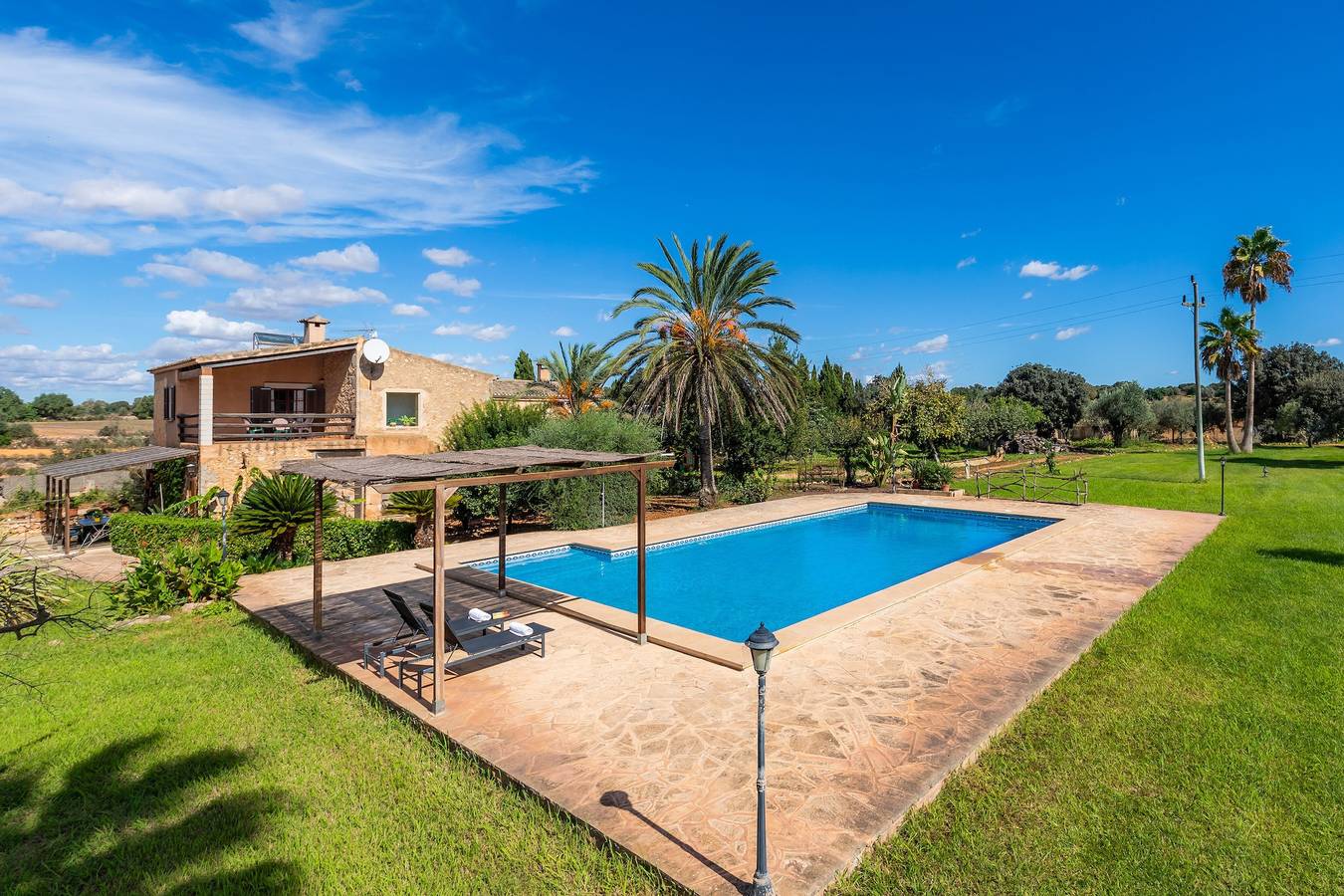 Maison de vacances 'Cas Casai' avec vue sur les montagnes, piscine et Wi-Fi in Son Negre, Felanitx
