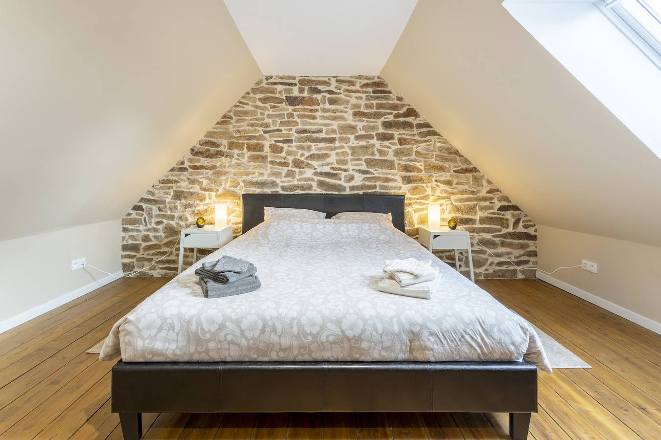 Holiday Home 'Belle Maison 6pers 1km De La Mer' with Private Terrace, Private Garden and Wi-Fi in Plouhinec (Finistère), Côte de Cornouaille
