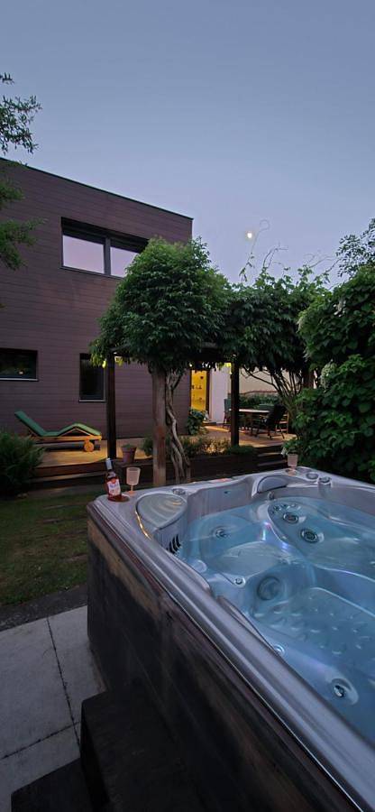 Villa für 5 Personen, mit Whirlpool und Garten, mit Haustier in Prag