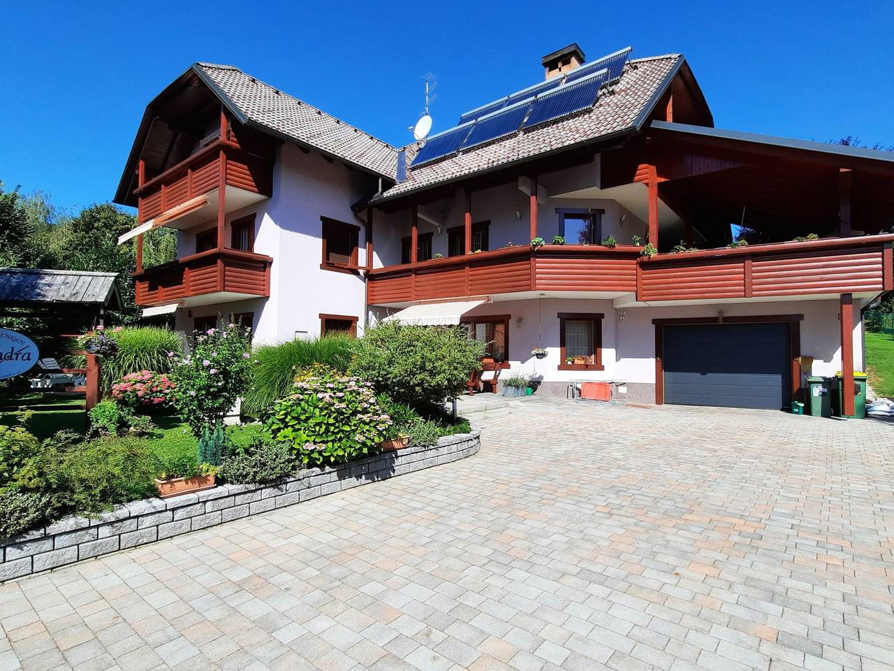 Entire apartment, Studio-Appartement mit Balkon in Triglav National Park