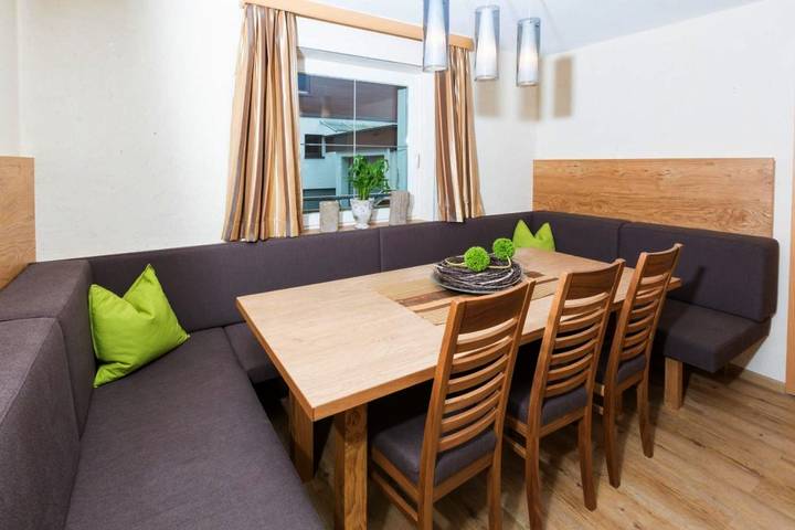 Ferienhaus für 15 Personen, mit Balkon und Terrasse sowie Ausblick in Lanersbach - 4