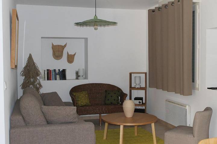 Gîte pour 4 personnes, avec piscine ainsi que jardin et terrasse à Conqueyrac - 2