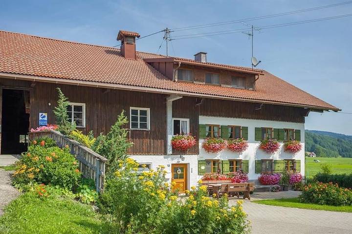 Ferienhaus für 3 Personen, mit Balkon und Terrasse sowie Garten in Immenstadt