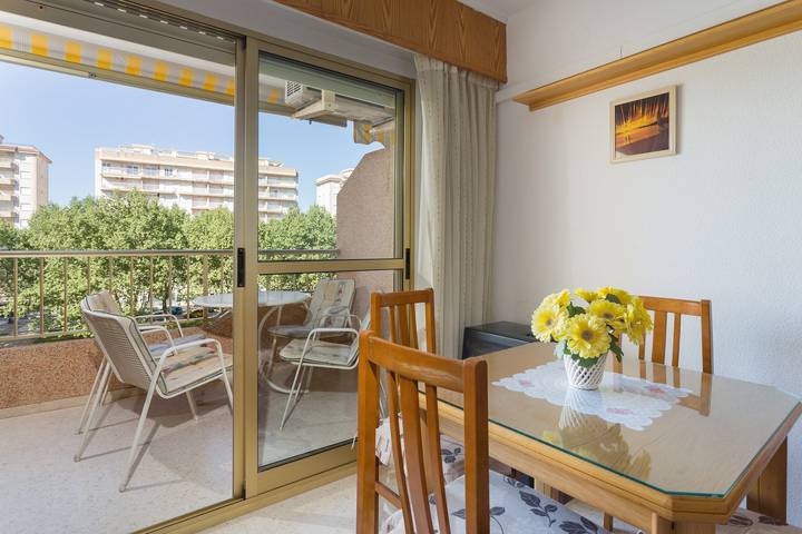 Apartamento entero, Apartamento "Jardín X" cerca del mar con piscina compartida y Wi-Fi in Playa de Gandía, Costa de Valencia