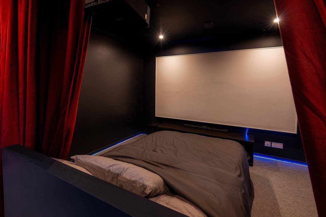Apartamento entero, Le Grand Ecran - Studio Ambiance Cinéma in Plage de Malo-les-Bains, Dunkerque