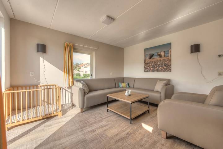 Bungalow für 6 Personen, mit Balkon/Terrasse und Terrasse sowie Garten und Pool in Schouwen-Duiveland