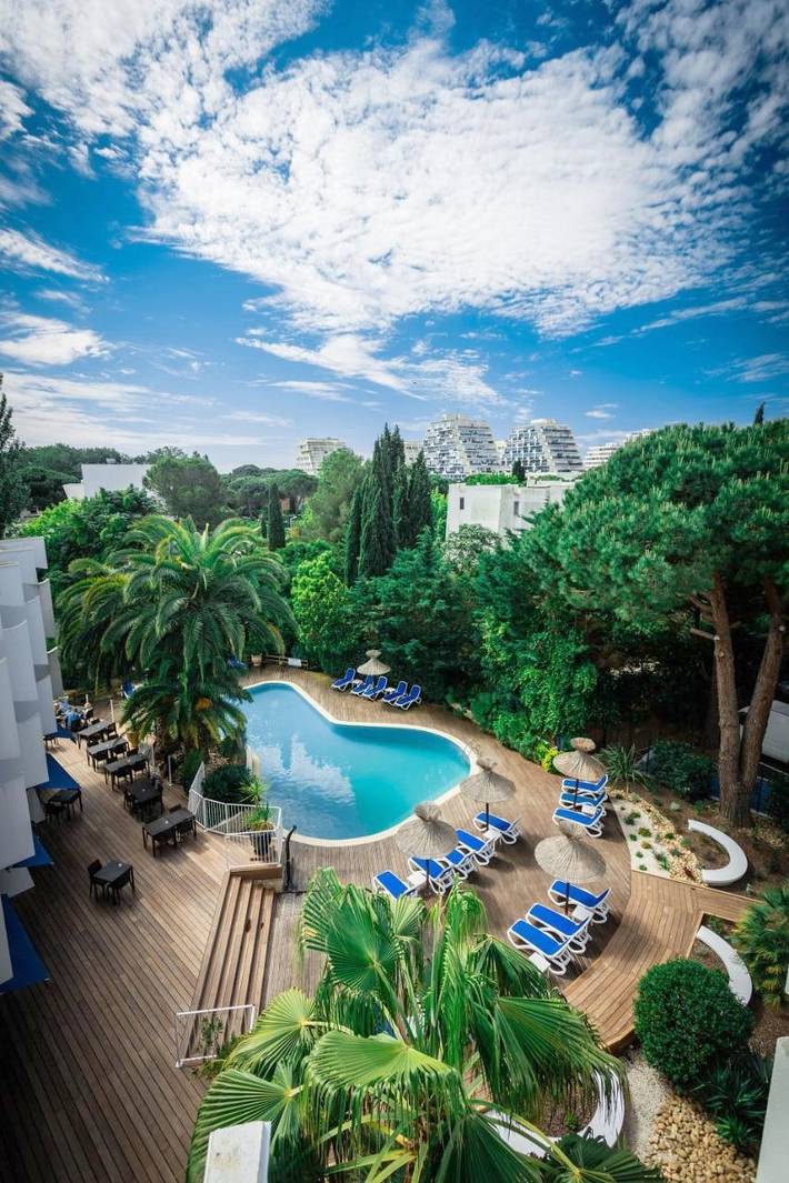 Hôtel pour 2 personnes, avec Balcon ainsi que Terrasse et Piscine