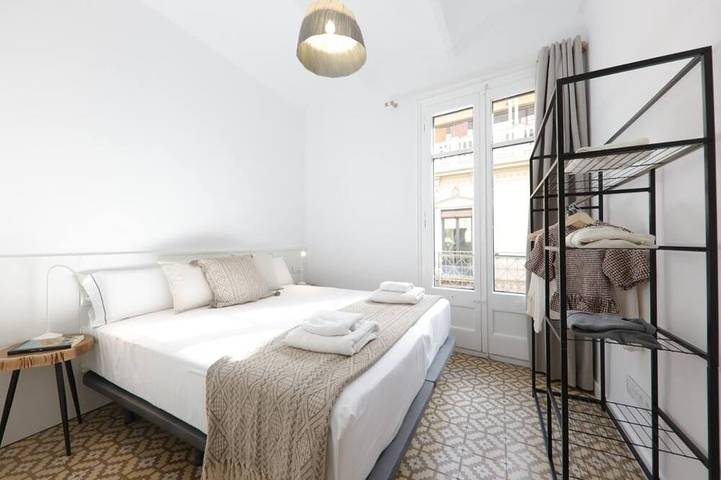 Ganze Wohnung, Bravissimo Santa Clara 53, 3 Schlafzimmer im Zentrum nahe Plaça Independència in Girona, Gironès