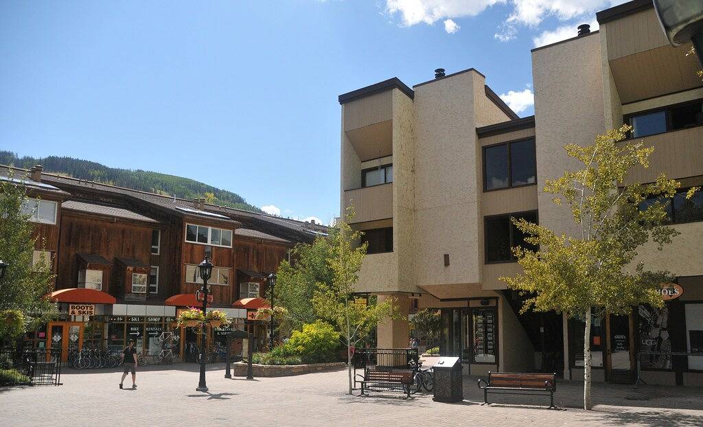 Ganze Wohnung, Nur wenige Schritte von der Gondelbahn und Skischule im Herzen von Lionshead Dorf in Vail Ski Resort, Vail