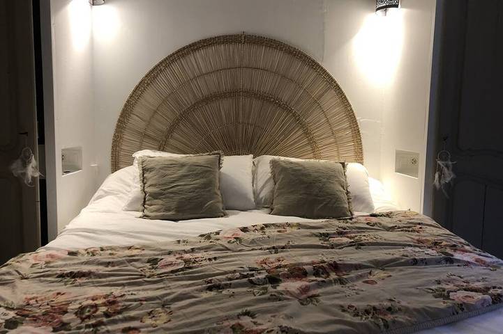 Location de vacances pour 8 personnes, avec terrasse ainsi que jardin et jacuzzi à Illier-et-Laramade - 2