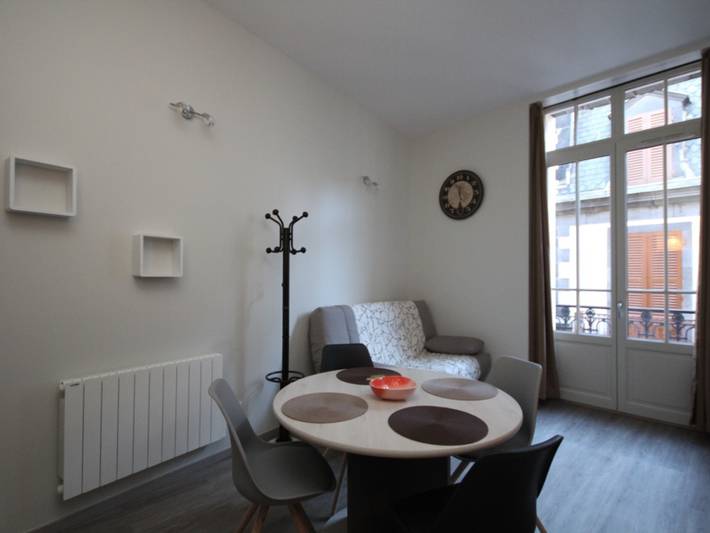 Gîte pour 4 personnes dans Bowling Le Mont Dore - 3
