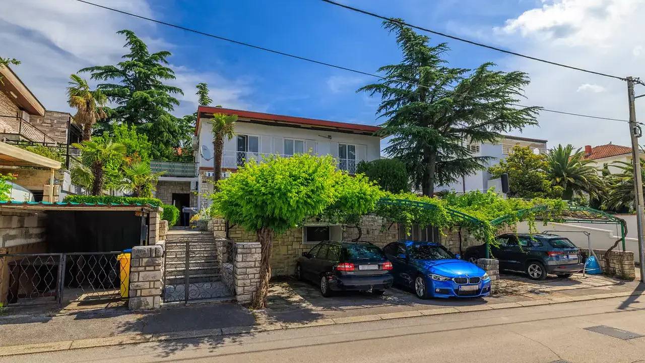 Geheel vakantieappartement, Vakantieappartement voor 8 personen met balkon in Dramalj, Primorje-Gorski Kotar