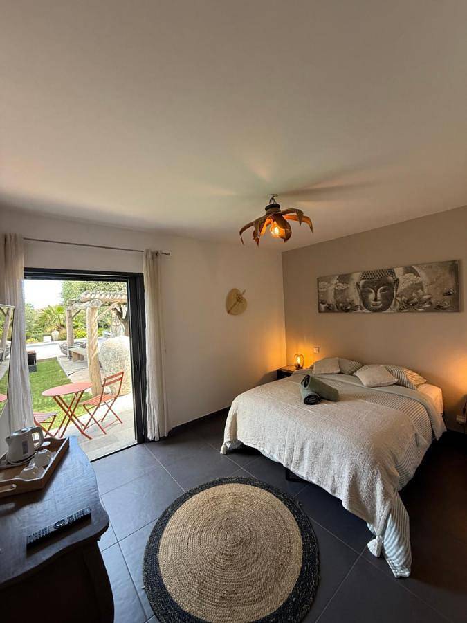 Chambre d’hôte pour 2 personnes, avec terrasse ainsi que piscine et jardin à Lecci - 3
