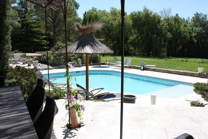 Chambre d’hôte pour 2 personnes, avec Terrasse et Jardin ainsi que Piscine et Vue sur le lac