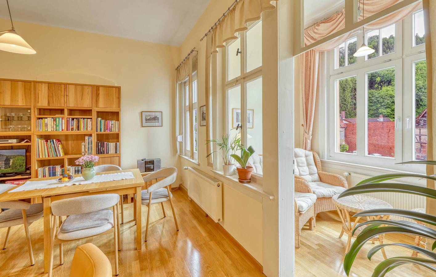 Ganze Ferienwohnung, Obergeschosswohnung mit Terrasse & Parkplatz, 700m zum Stadtzentrum Friedrichroda in Friedrichroda, Rennsteig