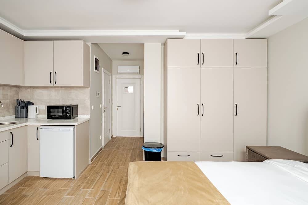Entire apartment, Central Brand New Studio Near Metro in Şişli, Istanbul