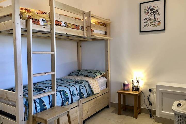 Log cabin for 4 people, with terrace and garden in Bournemouth