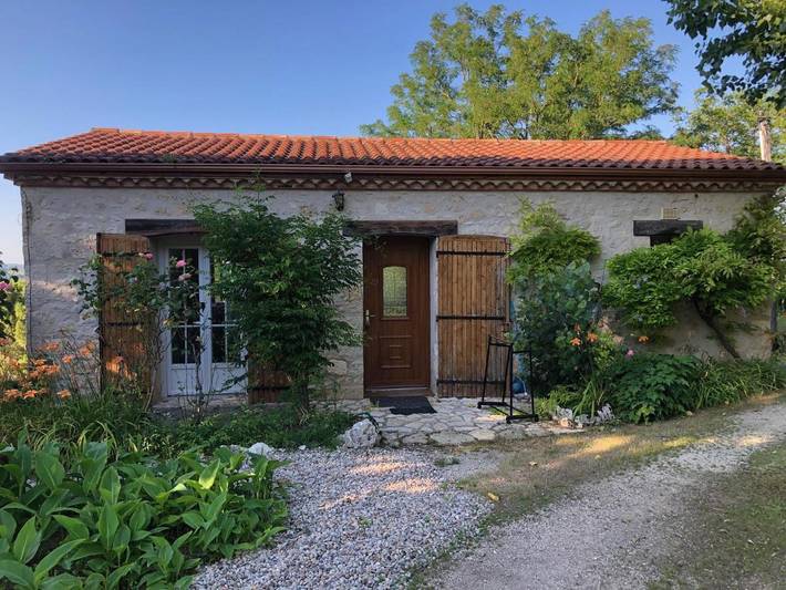 Location de vacances pour 2 personnes, avec piscine et vue, animaux acceptés à Montayral - 3