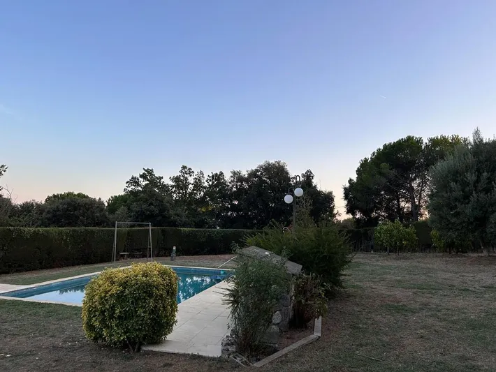 Casa de vacaciones para 12 personas, con piscina además de jardín y vistas - 1