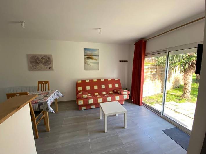 Gîte pour 2 personnes, avec jardin à Saint-Georges-de-Pointindoux - 2