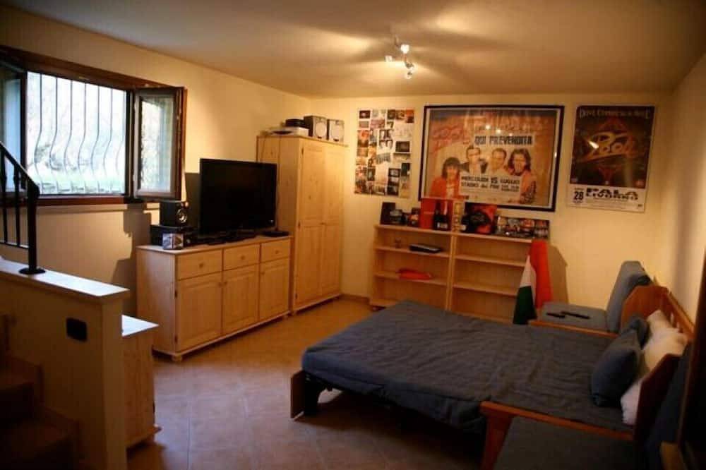New beautiful villa, close to the sandy beach. Large terrace. Garden. in Pietrasanta, Italian Riviera