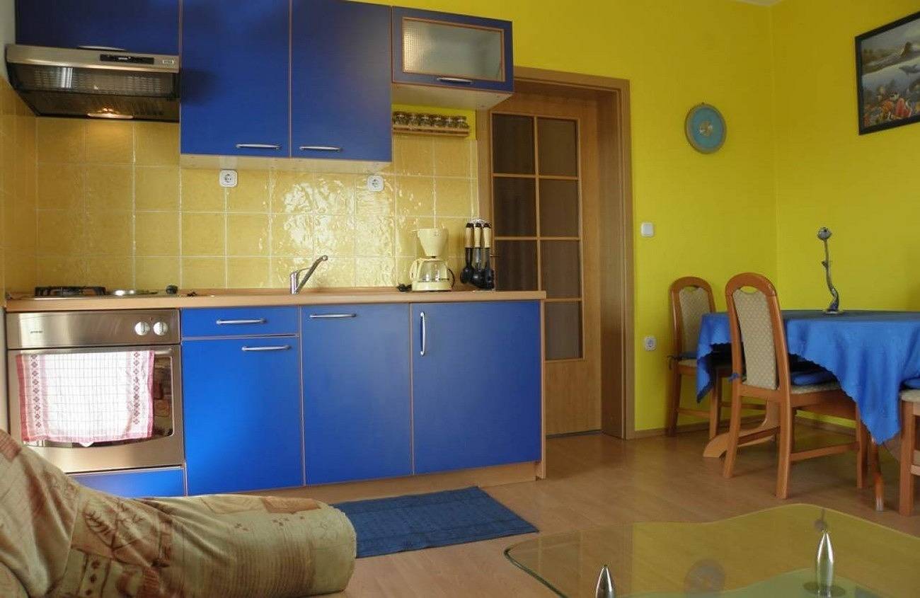 Ganze Wohnung, 2-Zimmer-Ferienwohnung mit Terrasse und Meerblick Barbat, Rab A-22366-a in Barbat, Rab