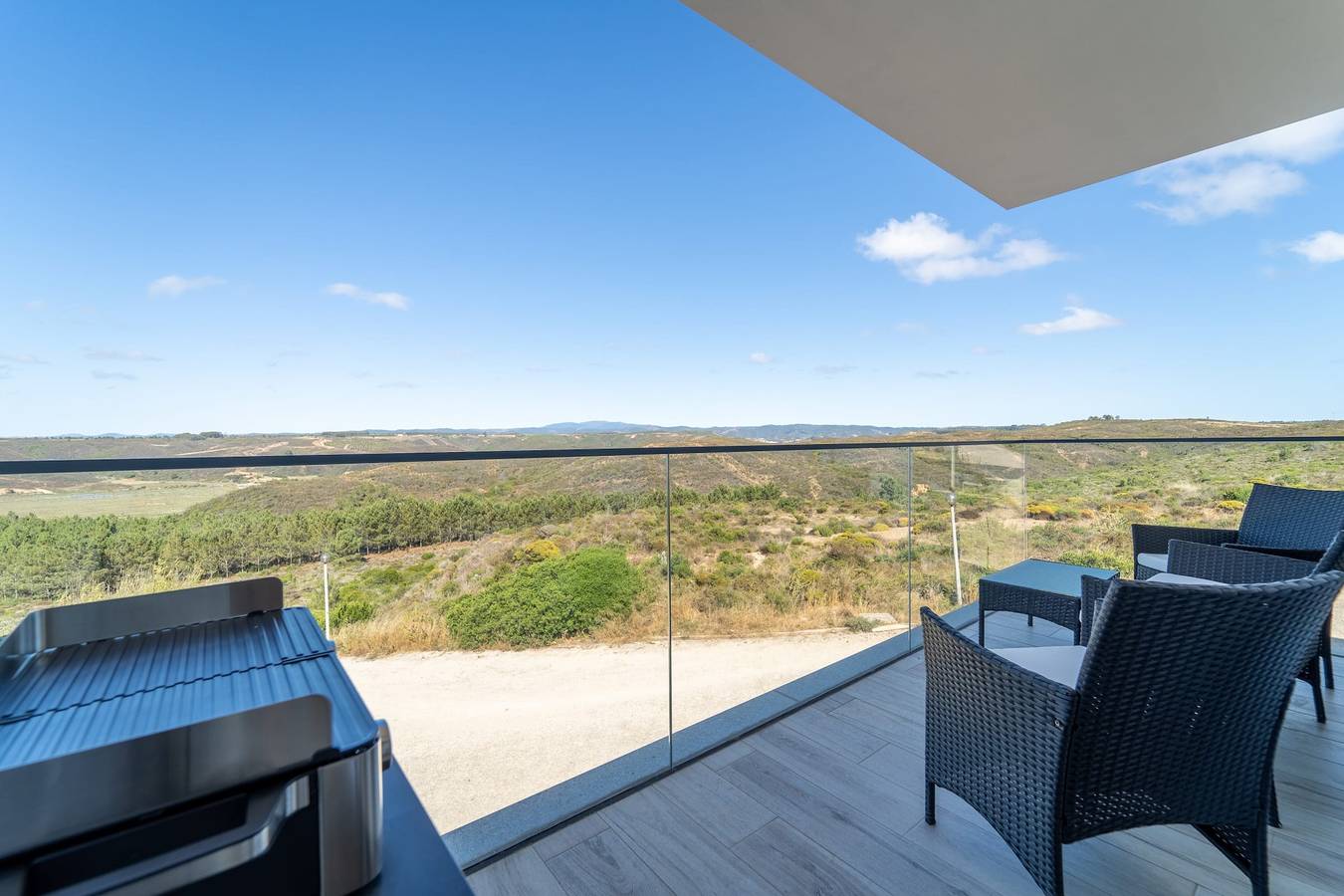 Ganze Wohnung, Ferienwohnung für 5 Personen mit Balkon in Aljezur, Naturpark Südwest-Alentejo und Costa Vicentina