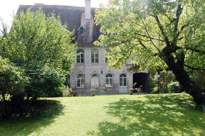 Gîte pour 9 personnes, avec jardin à Ornans - 2