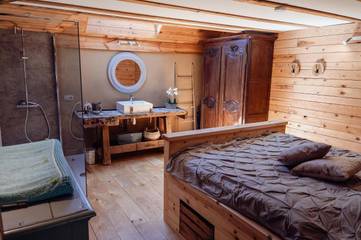 Gîte pour 9 personnes, avec sauna et jardin ainsi que piscine et vue dans Louveigné