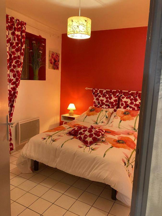 Location de vacances pour 4 personnes, avec terrasse à Labégude