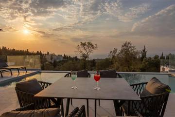 Villa With Pool for 6 People in Greece, Photo 3
