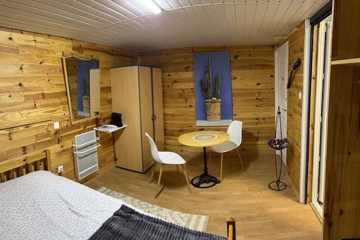 Gîte pour 2 personnes, avec piscine et jardin à Valojoulx - 4