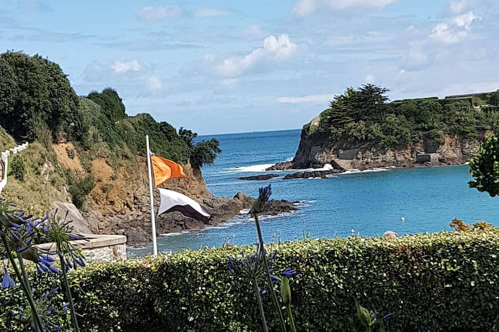 Entire apartment, Beach Of The Countess. Classified As A Remarkable Site. A Flower Garden in Saint-Quay-Portrieux, Côte de Goëlo