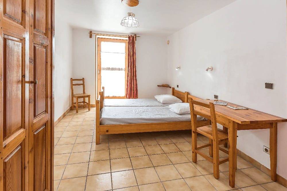 Apartamento entero, Gites Simond welcomes you to Arvieux in the heart of the Queyras Regional Park, in Arvieux, Queyras