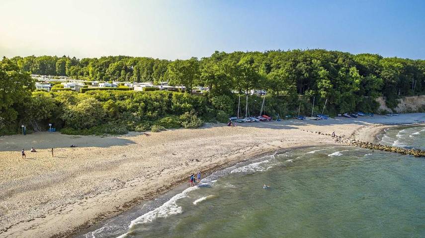 Camping für 2 Personen, mit Ausblick und Terrasse sowie Garten und Seeblick in Schashagen - 2