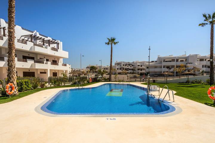 Gîte pour 4 personnes, avec terrasse ainsi que piscine et jardin à Pulpí - 3