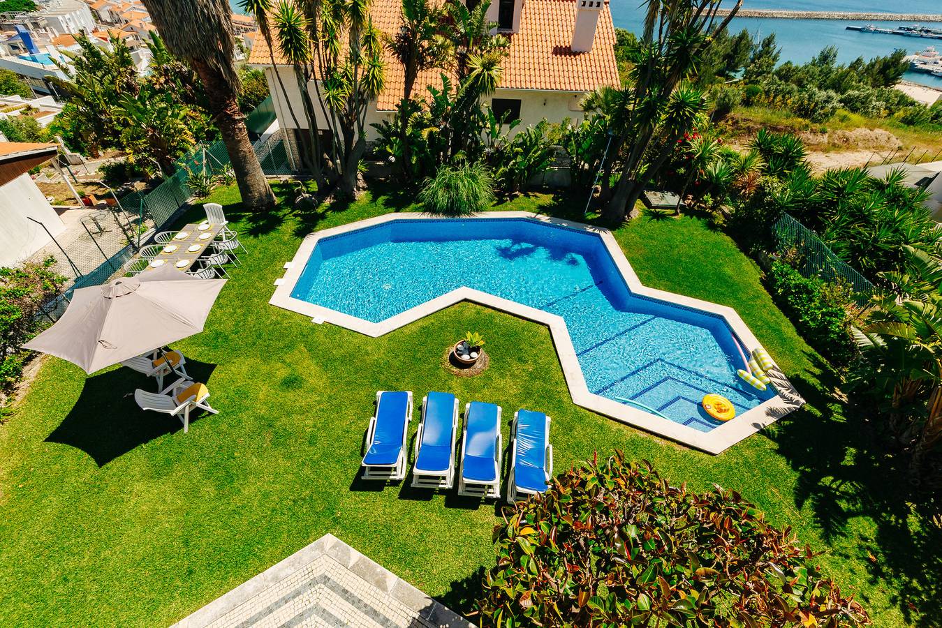Panoramic Ocean View Villa & Pool in Sesimbra by Rent4Rest in Praia do Ouro, Sesimbra