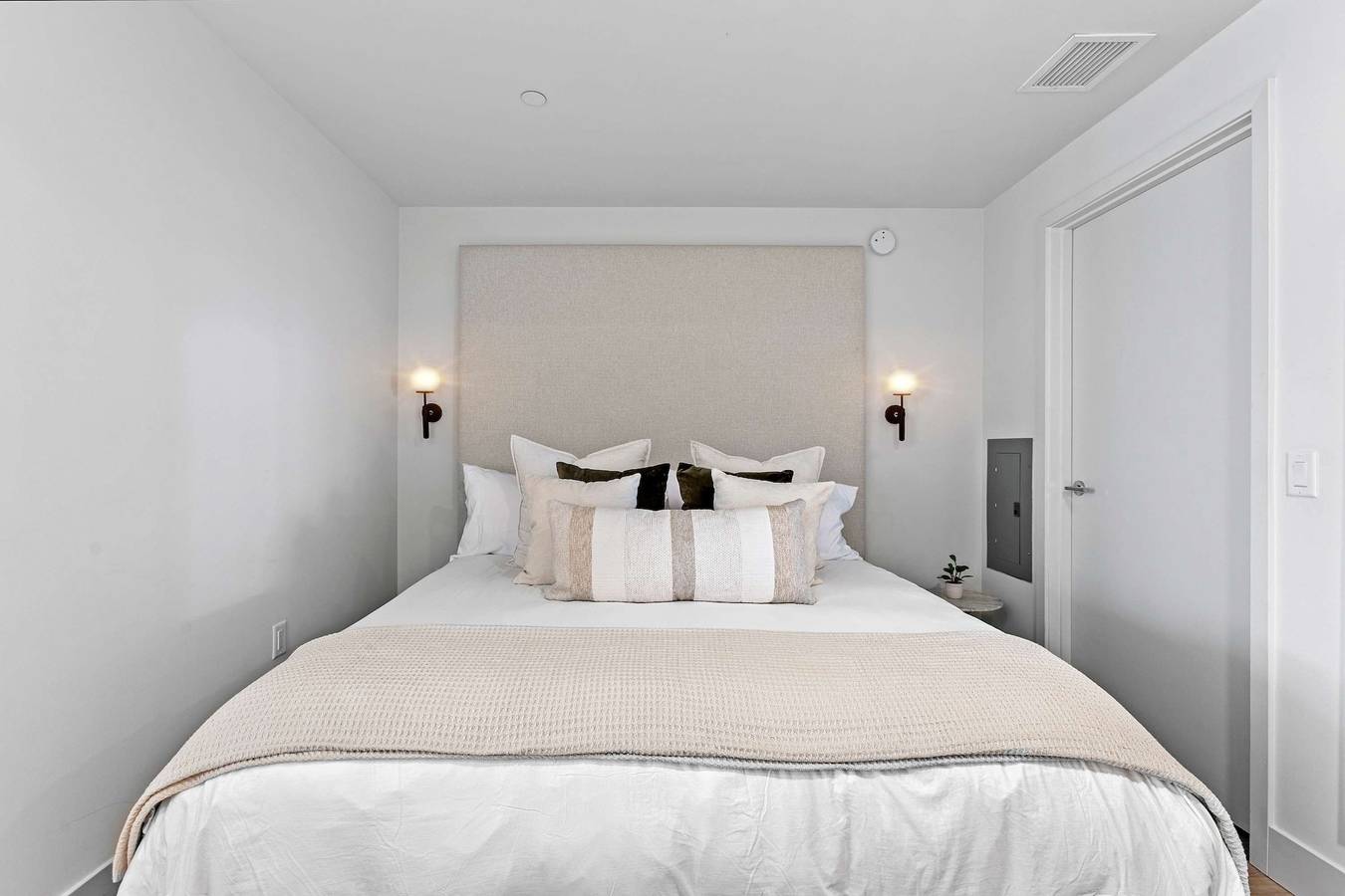 Apartamento entero, New Downtown Luxe King Suite   Sauna   Pool Access in San Diego, San Diego County