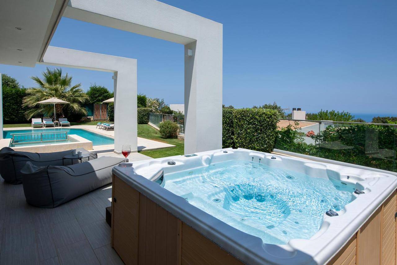 Red Villa in Prines, Nikiforos Fokas