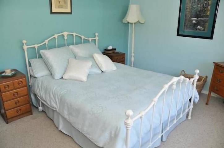 Holiday home for 6 people, with terrace and garden, with pets in Bawley Point