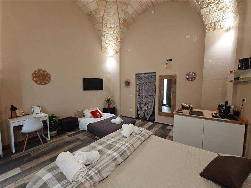 Elysia Luxury Room con Jacuzzi - Centro Brindisi in Brindisi, Salento