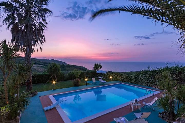 Villa for 8 people, with garden, with pets - 1