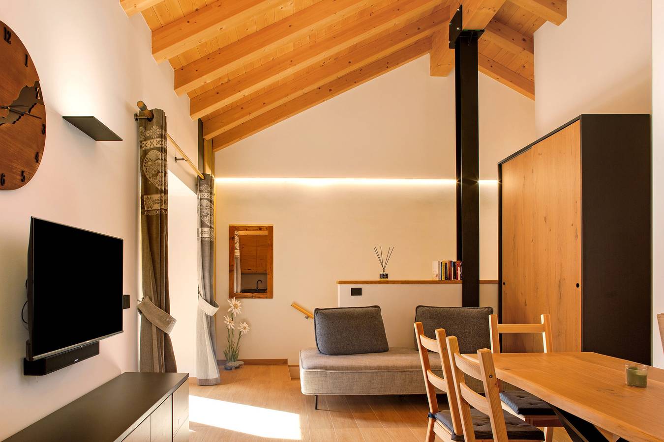 Casa Vacanze 'Dimora Dajana' con Vista Montagna, Terrazza Privata e Wi-Fi in Mezzano, Dolomiti di Fiemme