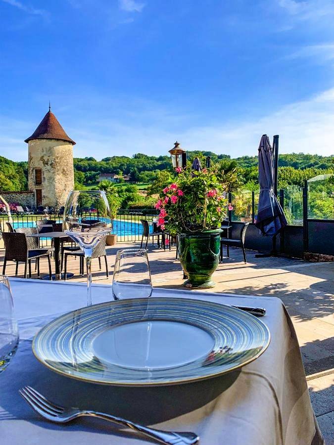 Hôtel pour 2 personnes, avec sauna ainsi que piscine et jardin à Vignieu - 2